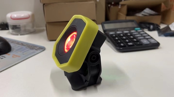 6000K Temperatura de cor LED Pocket Work Light com design magnético e carregamento tipo-C