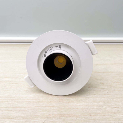 60lm/w Lâmpada Eficiência luminosa Base de cablagem Ugr 6w 400lm Luz baixa 38 graus Lâmpada