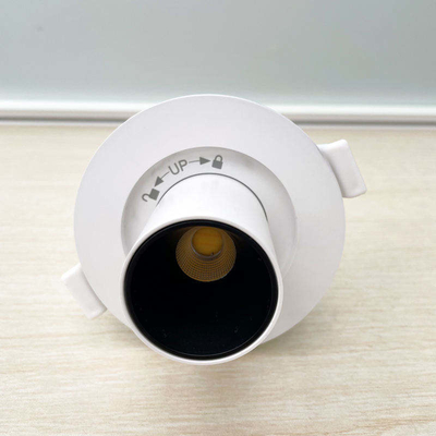 60lm/w Lâmpada Eficiência luminosa Base de cablagem Ugr 6w 400lm Luz baixa 38 graus Lâmpada