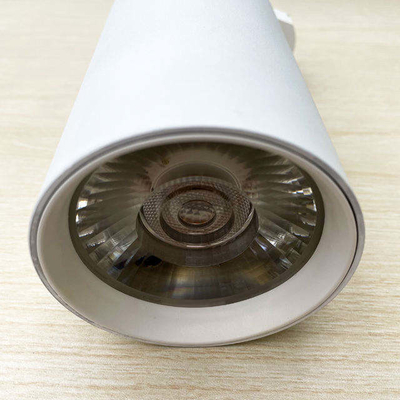 Luzes de pista de alumínio LED de 30w transformam seu escritório e sala de exposições com iluminação