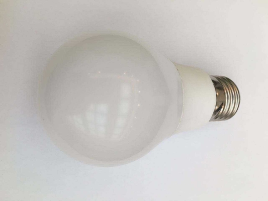 s de ângulo de feixe super grande A60 8w 9w E27 B22 lâmpada LED com dissipador de plástico de alumínio