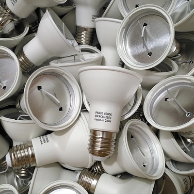 Lâmpada LED com ângulo de feixe 38D e fluxo luminoso de 80lm/w