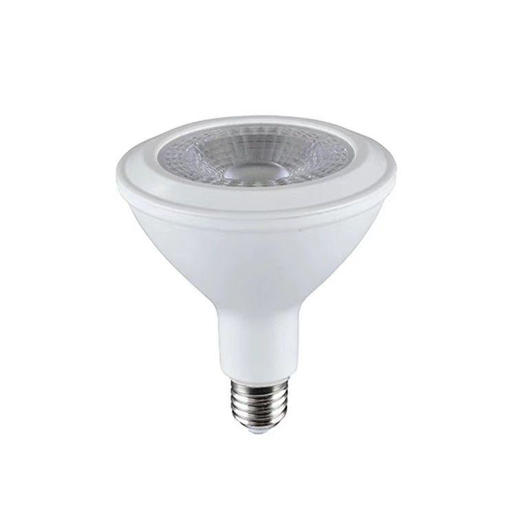 Lâmpada LED com ângulo de feixe 38D e fluxo luminoso de 80lm/w